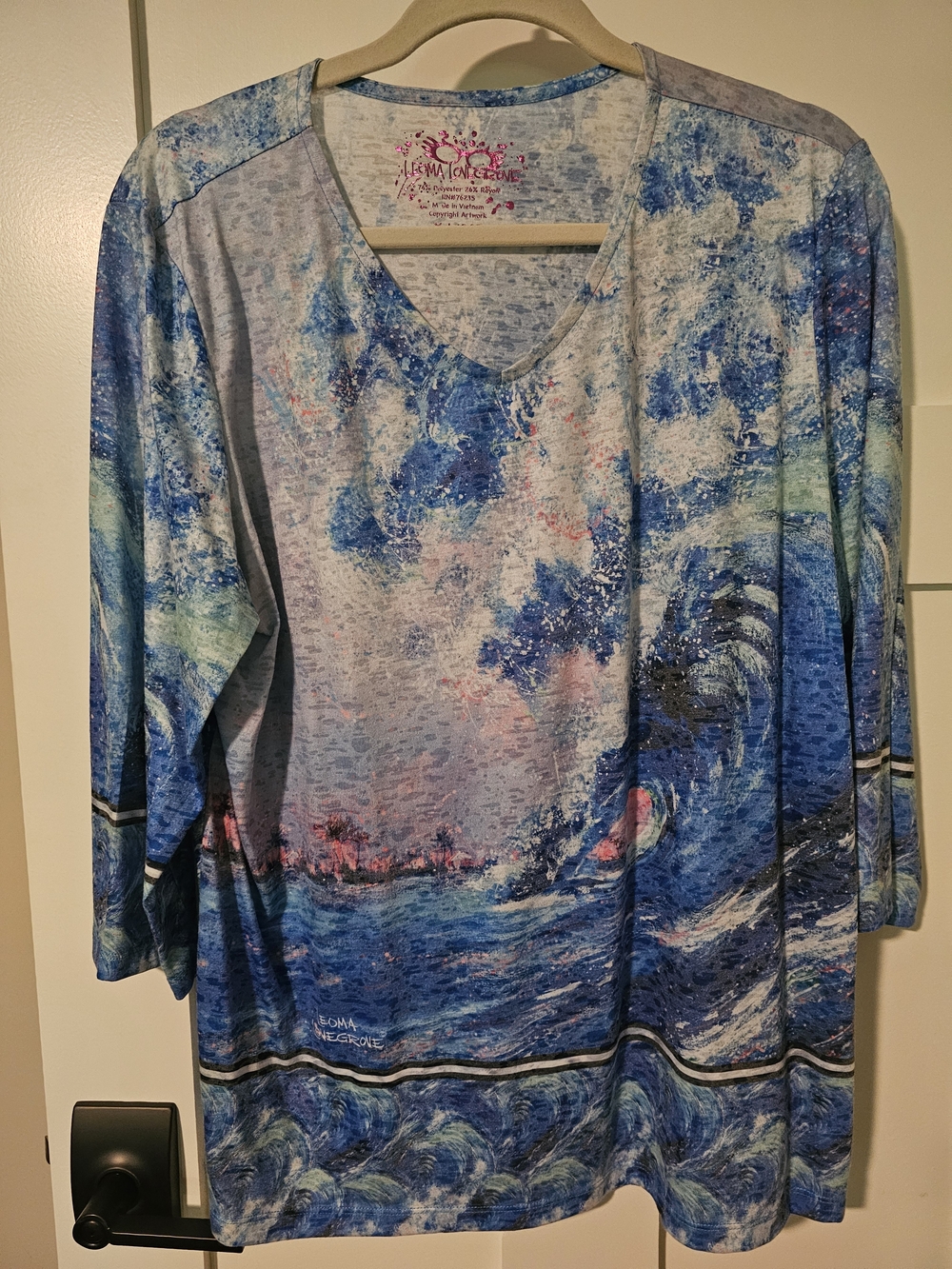 Artistic Ocean-Print V-Neck Women's Top - Blue